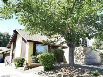 3BR3BA Townhouse 5min Strip Quick Sale