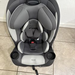 Safety 1st Grow and Go All-in-One Slim Convertible Car Seat, Rear Facing, 5-40 lbs, Forward Facing (30–65 lbs), High Back Booster Seat 40-100 pounds