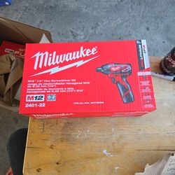 Milwaukee 2401-22 M12 1/4" Hex Screwdriver Kit