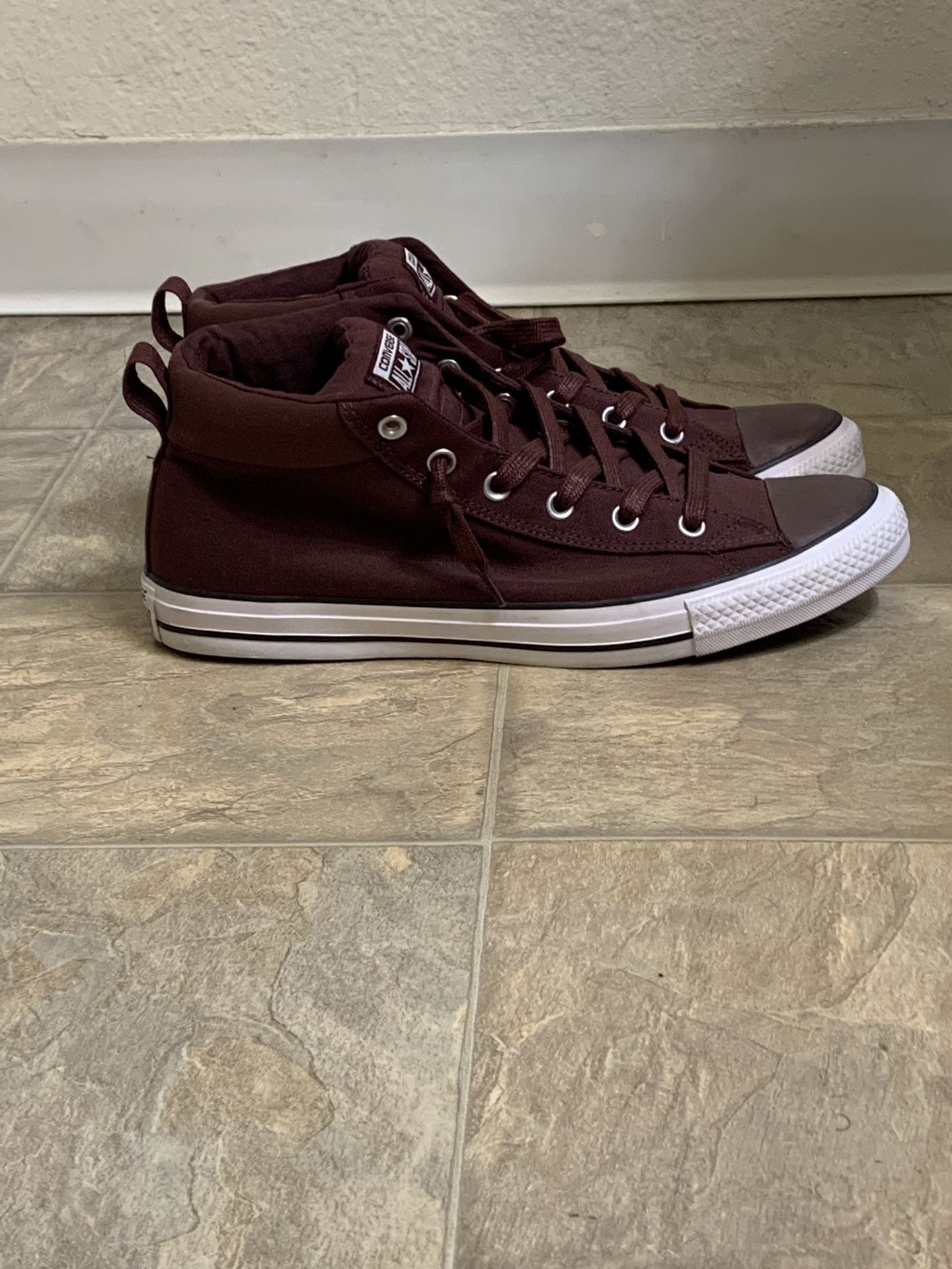 Men’s Mid Top Converse (Size 11)