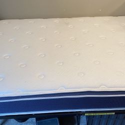 Full size mattress and metal frame/ used / free delivery 