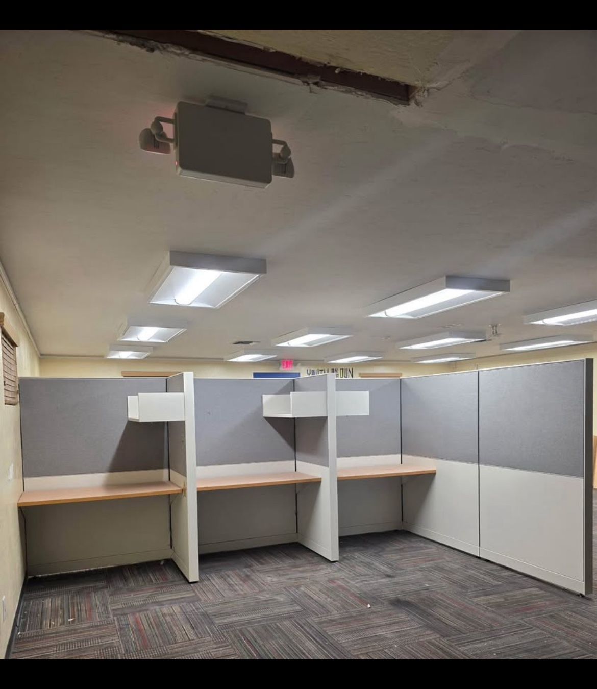 5 Panels Workstation/ Cubicles