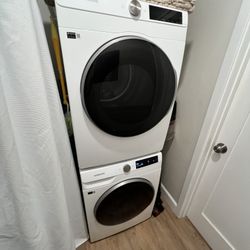 Samsung 24” Compact Washer Dryer set (like New still under 1 Yr warranty)