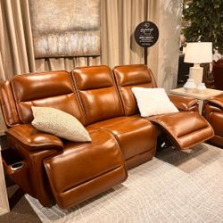 👉On Display Product 📌Healy Pier Power Reclining Sofa
Ashley Furniture