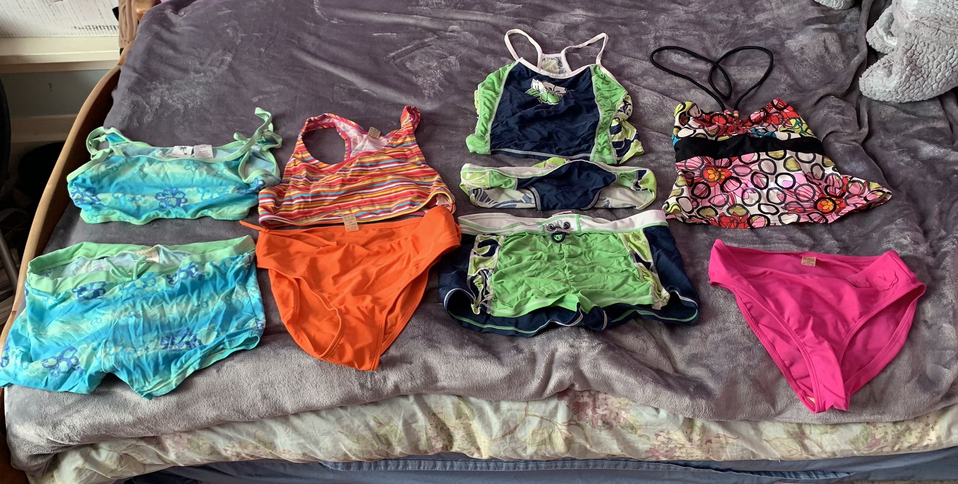 4 Sets Of Girls Swim Suits