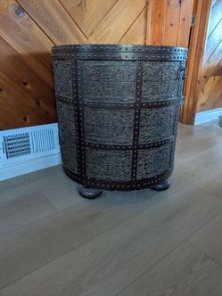 Decorative Round Storage Trunk with Metal Embossing