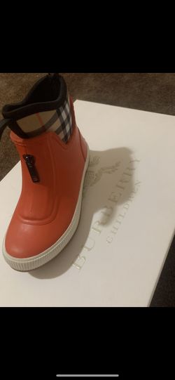 Burberry boots