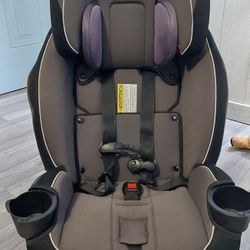 3 In 1 Graco Convertible Slimfit Carseat 