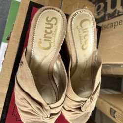 Size 6 Woman’s Heels