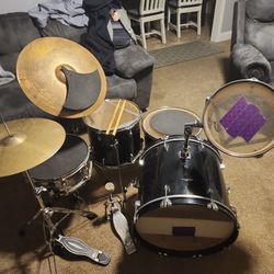 Medini Drumset