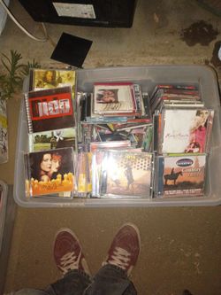 100 CDs or more