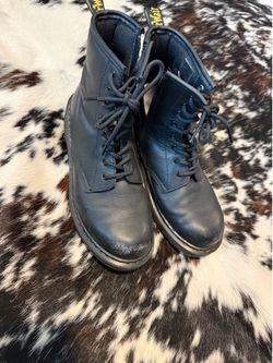 Women’s size 7 Doc martens