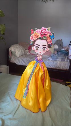 Frida Kahlo centerpiece or cake table decoration
