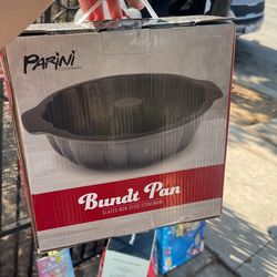 Bundt pan