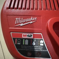Milwaukee M12 Charger  "new"