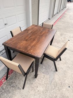 Table 4 chairs