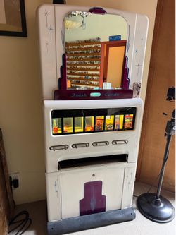 Candy machine dispenser -Fully restored vintage