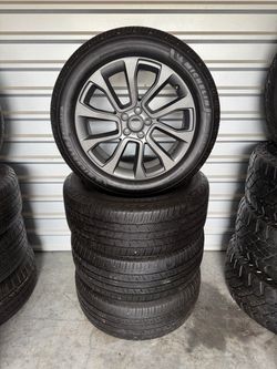 21” Land Rover Range Rover Sport 2023-2024 Michelin Defender LTX M/S 275/50R21
