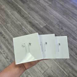 Airpods 2nd Brand New Sealed! Financing Available⭕️