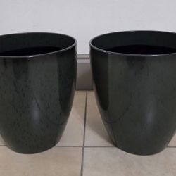 *** NEW LOW PRICE *** PAIR of 10" (Tall) Green Resin Planters @ Lasting Creations