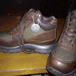 Nike ACG Max Boots