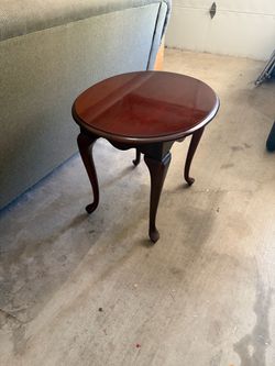 Like New End Table
