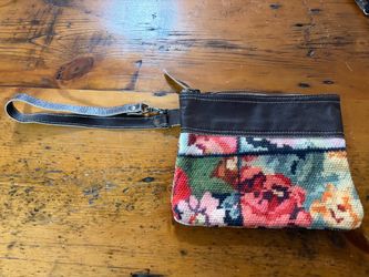 Hopofly Floral Wristlet