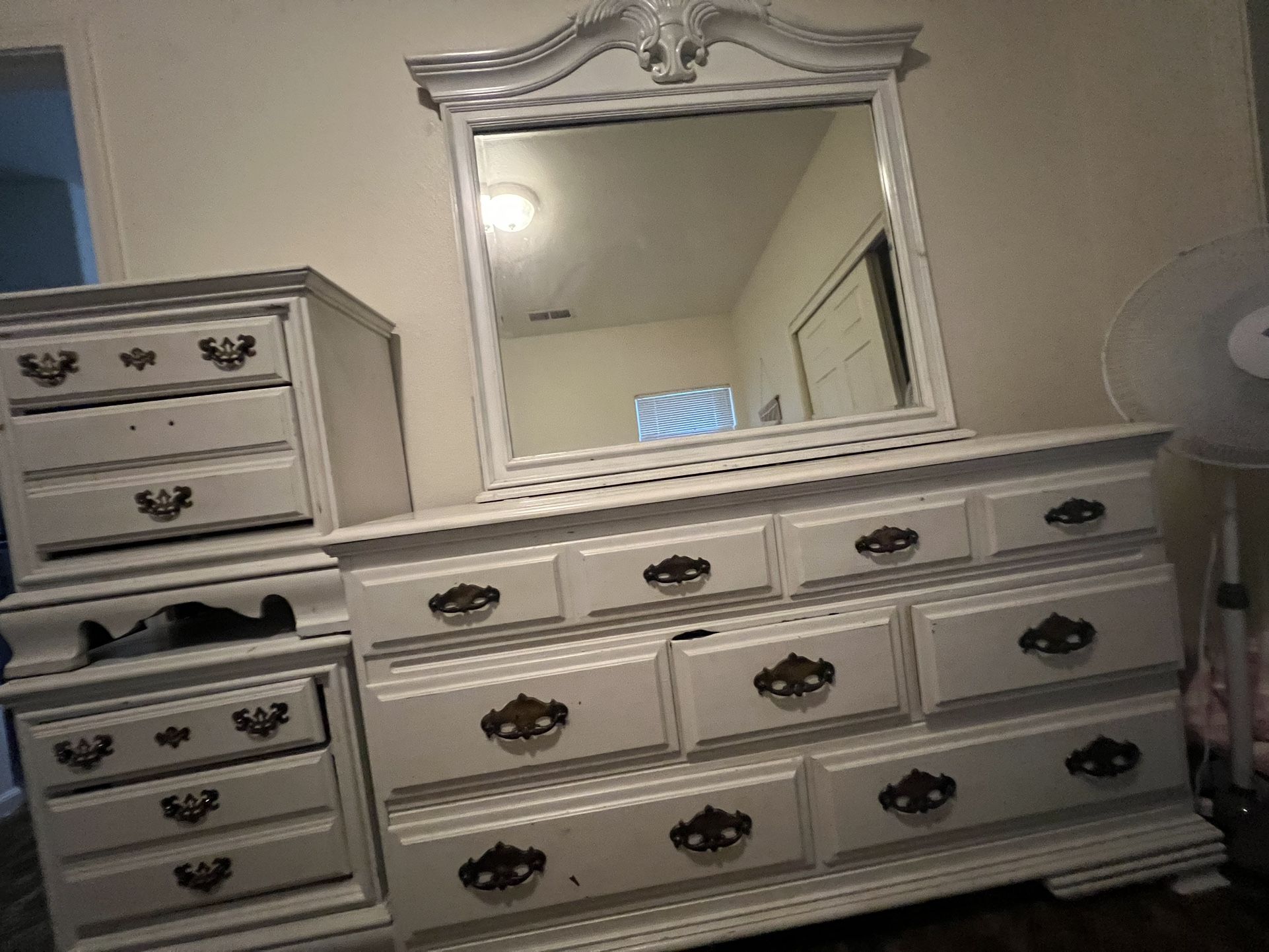 Dresser With Night Stands And Mirror