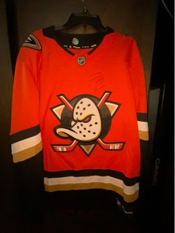 New Frank Vatrano signed jersey (PUCK NOT INCLUDED)