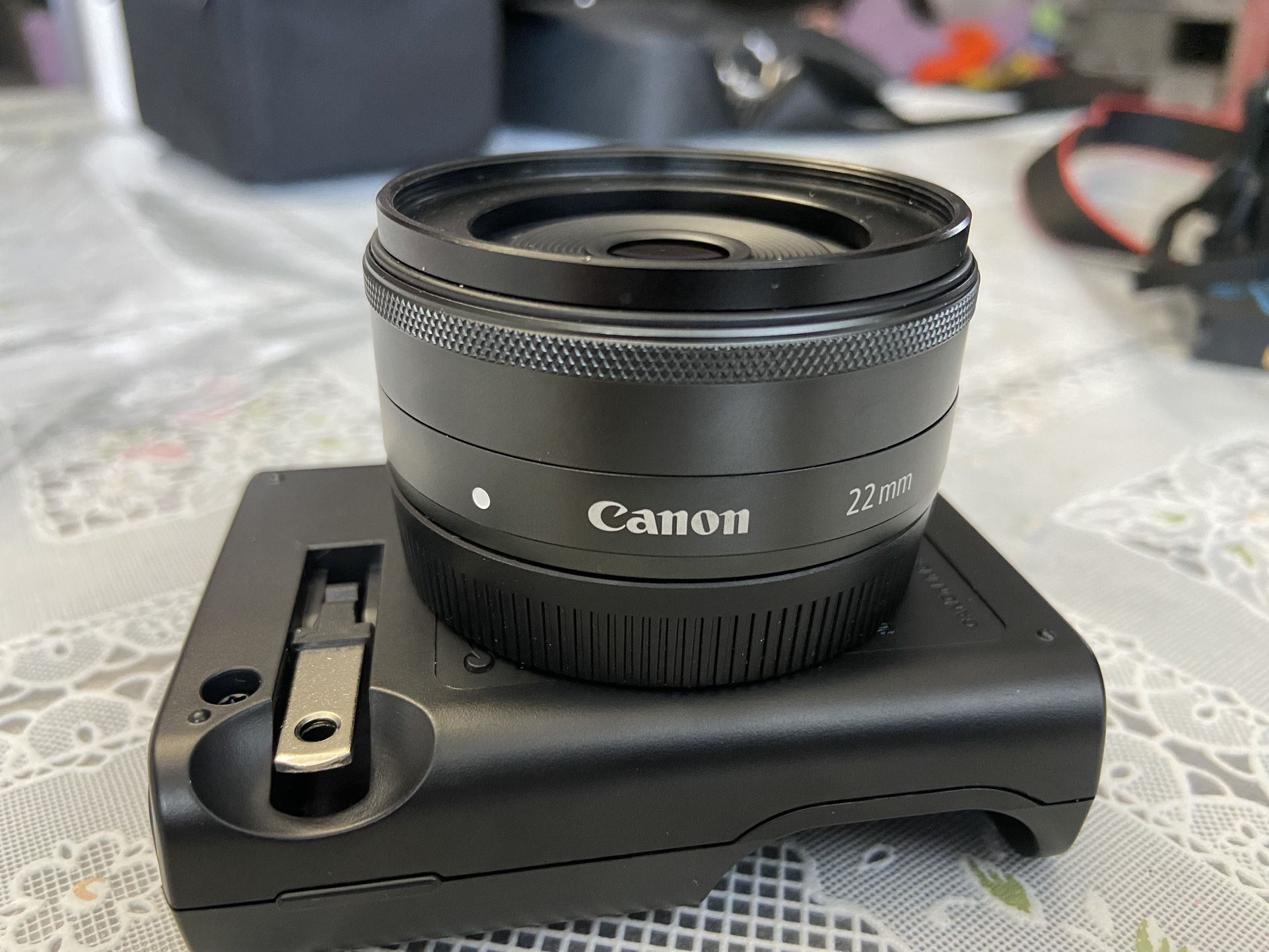 Canon EF-M 22mm F/2 STM
