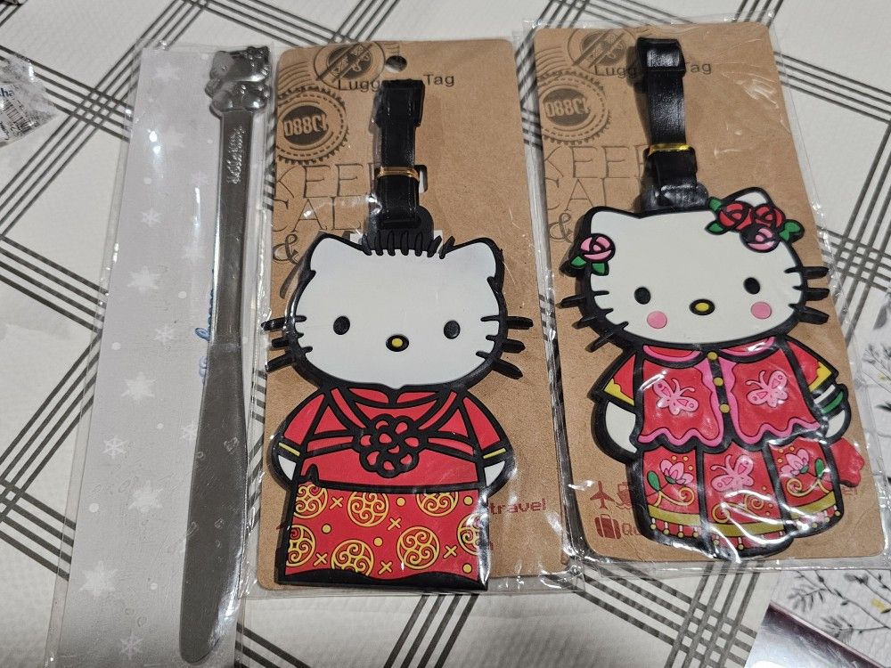 New super cute hello little Chinese bride and groom luggage tags and metal knife.