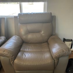 Like New Recliner
