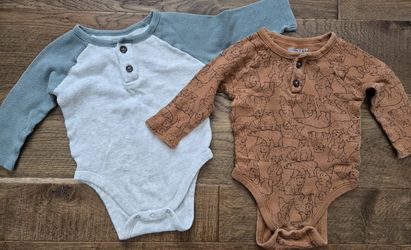 Old Navy Baby Long Sleeves Bodysuits (6-12 Months)