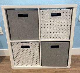 White 4-Cube Storage Organizer + 4 Fabric Storage BinsExcellent condition white