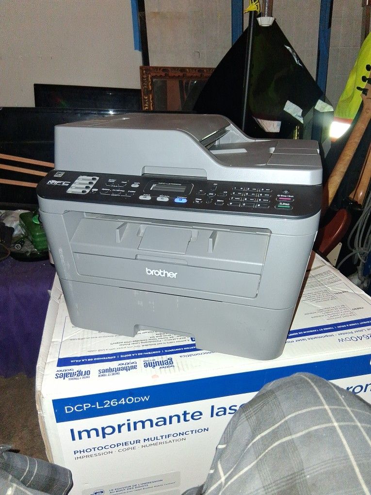 MFC L2700DW