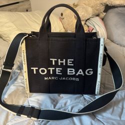 Marc Jacob’s Tote Bag Medium Size 