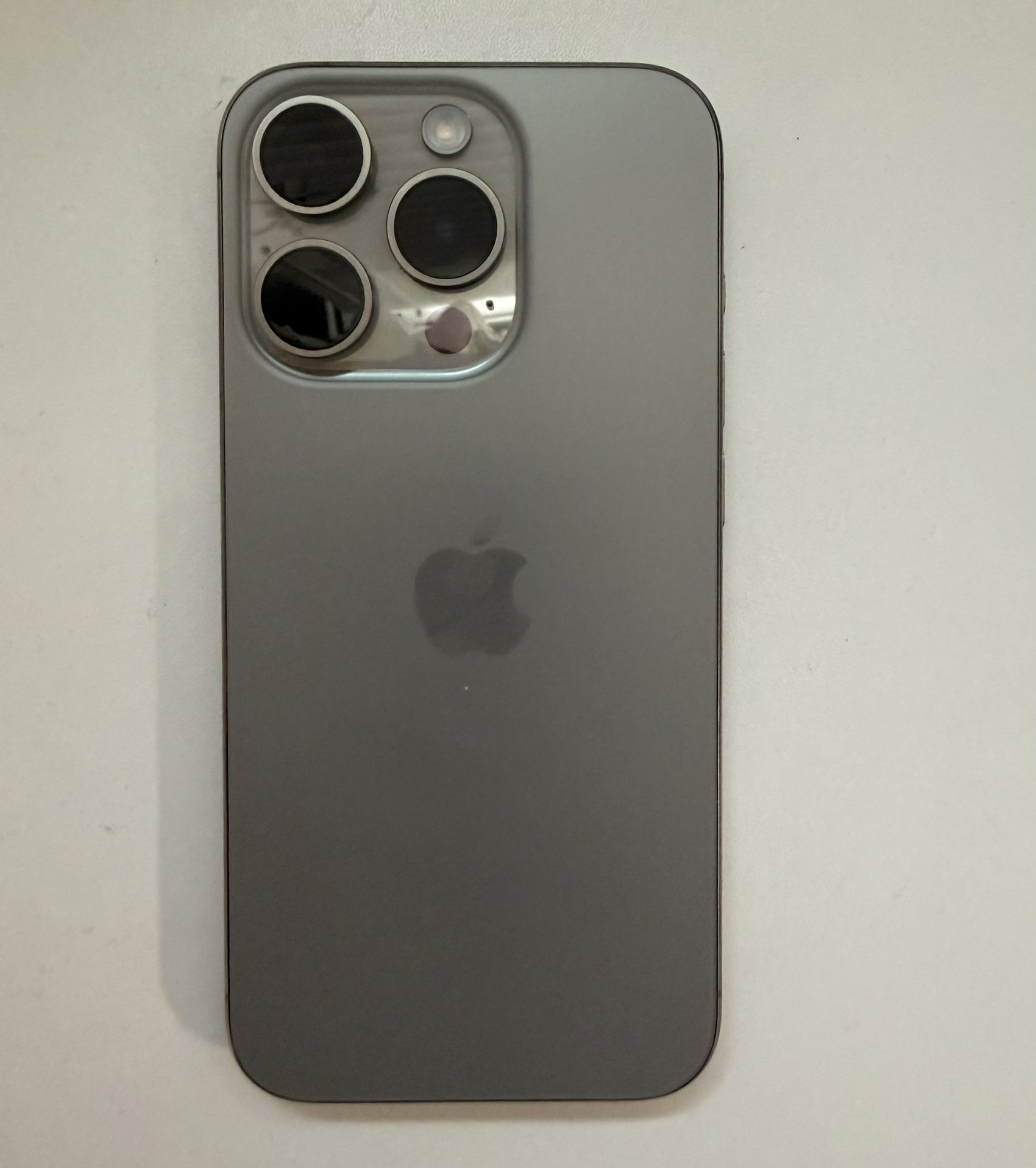 Apple iPhone 15 Pro - 128GB - Natural Titanium - Unlocked - Great Condition (Cash Only)