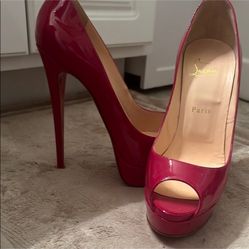 Christian Louboutin - size 40