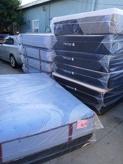 Nectar Mattress.    Nectar Premier Queen 13" - Medium Firm Gel Memory Foam Mattress
