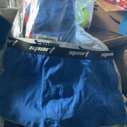 NEW MEN BOXERS SHORTS.  Size 34. 