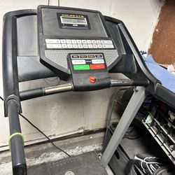 Golds Gym Treadmill 