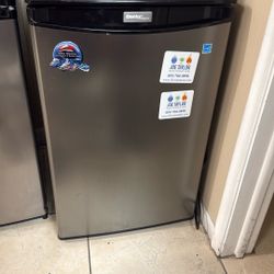 Danny Mini Fridge
