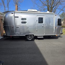 2024 Airstream Caravel