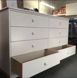 Brand New 8 Drawer Dressor