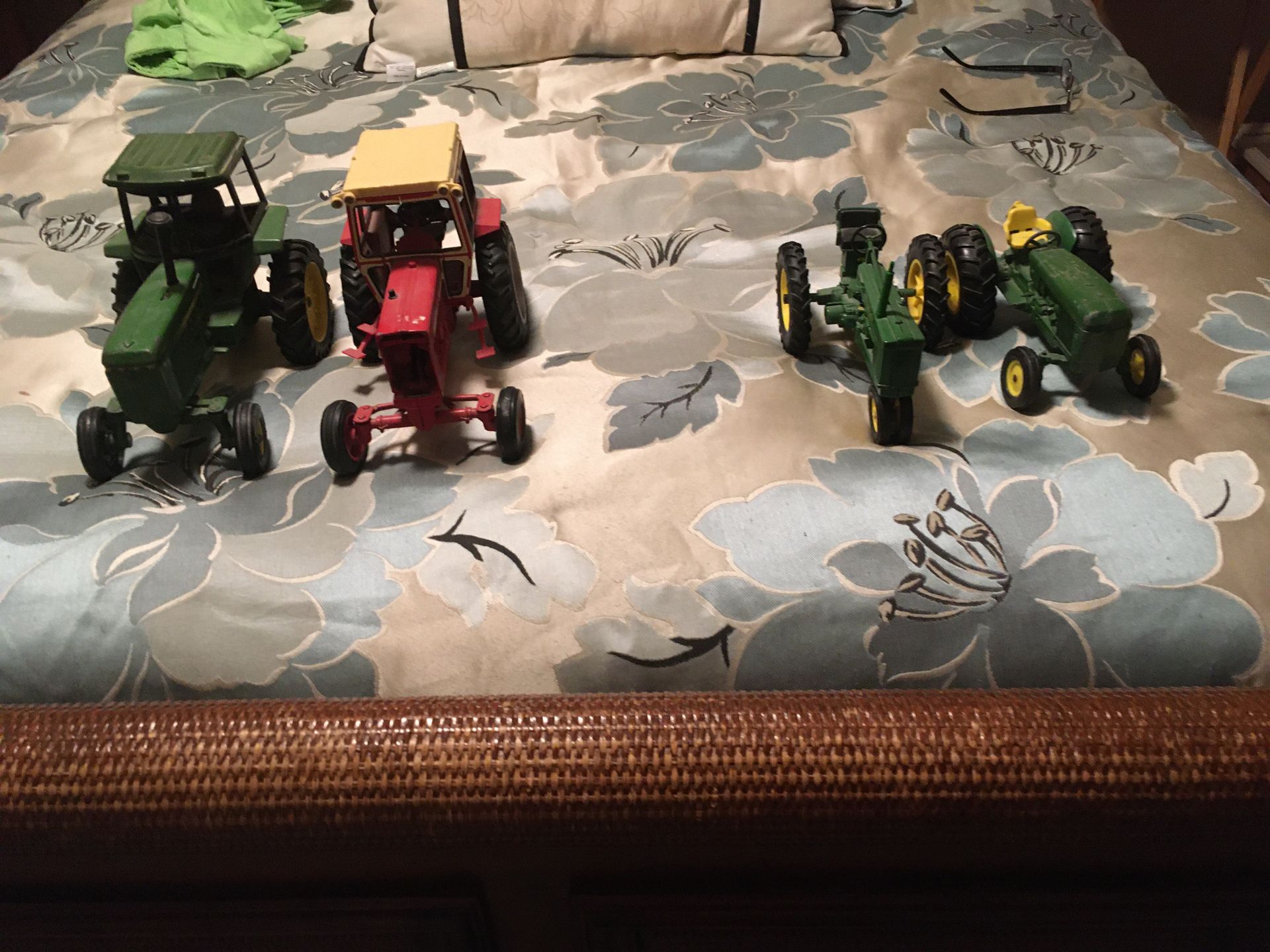 (4) John Deer cat iron tractor toys