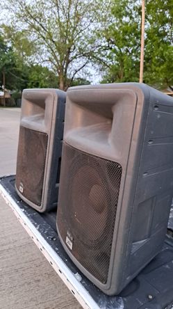 Dos 15. Pevay medios