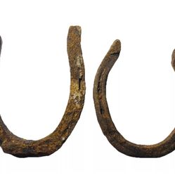 Set Of Horseshoes Vintage Lucky Charm Rusted As Found Display Farm Prop