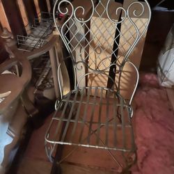 chair rod iron. needs cushion. 