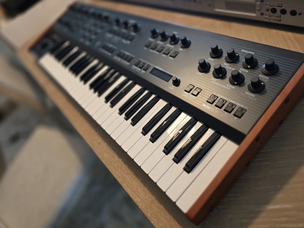 Behringer UB-Xa 16 Voice Polyphonic Synthesizer