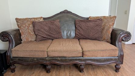 FREE Couch